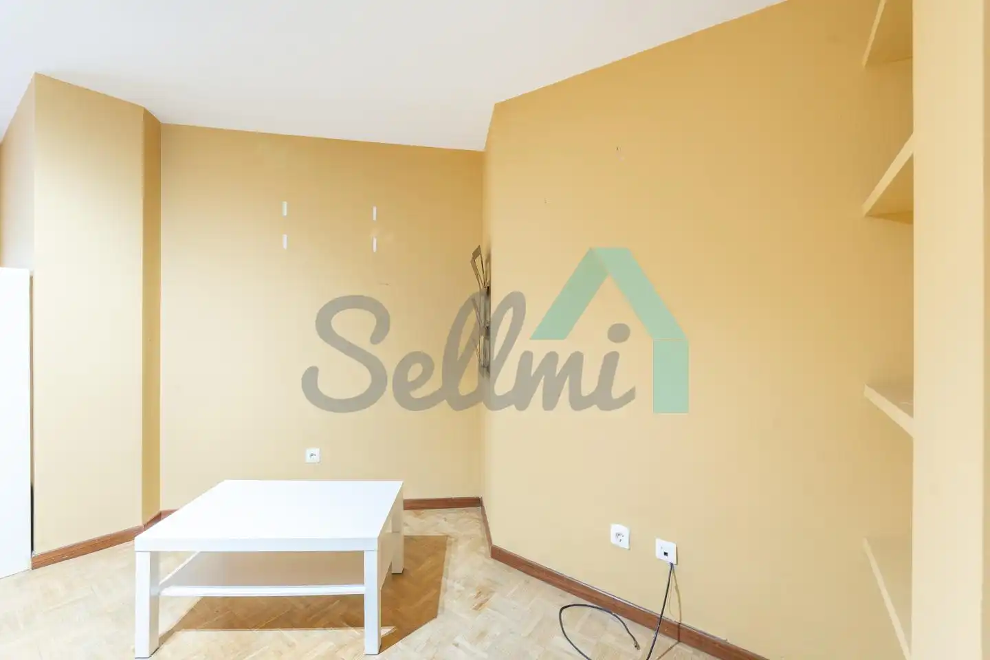 Bedroom of Flat for rent in Oviedo   with Heating, Parquet flooring and Furnished