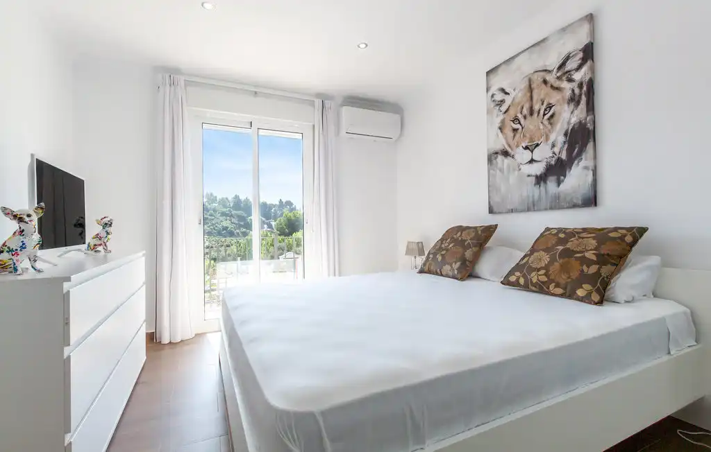 Dormitori de Casa o xalet en venda en Vélez-Málaga amb Aire condicionat, Jardí privat i Terrassa