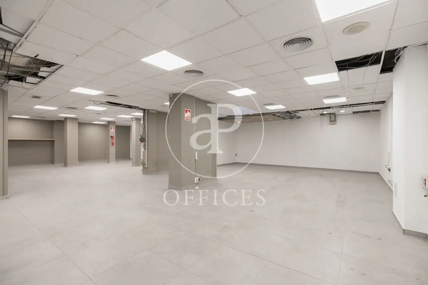 Büro zum Verkauf in Barcelona mit Klimaanlage und Heizung
