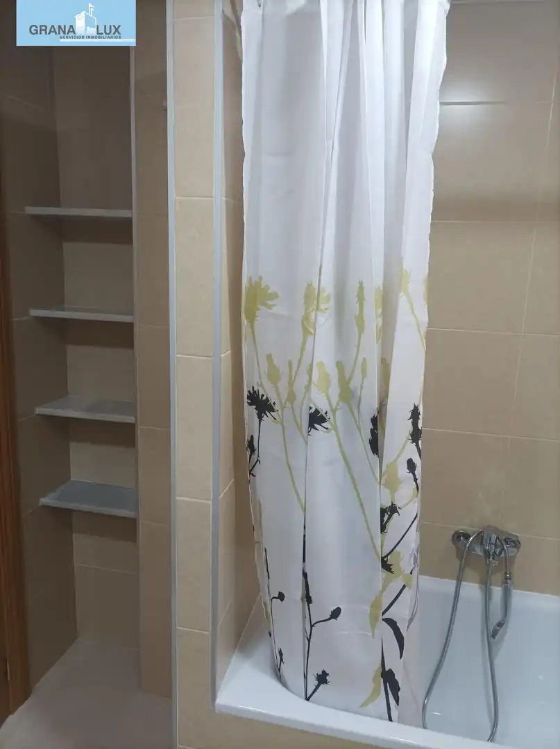 Flat for rent in Calle de Buensuceso, Centro - Sagrario