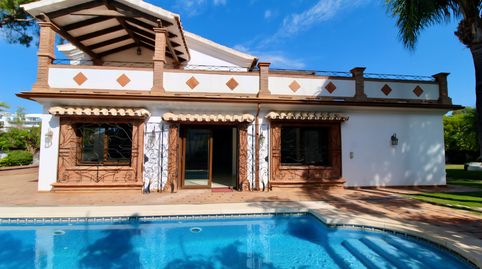 Villa Mediterránea en esquina,a Pasos de la Playa – Urb. El Presidente (Marbella/Estepona), imagen 4