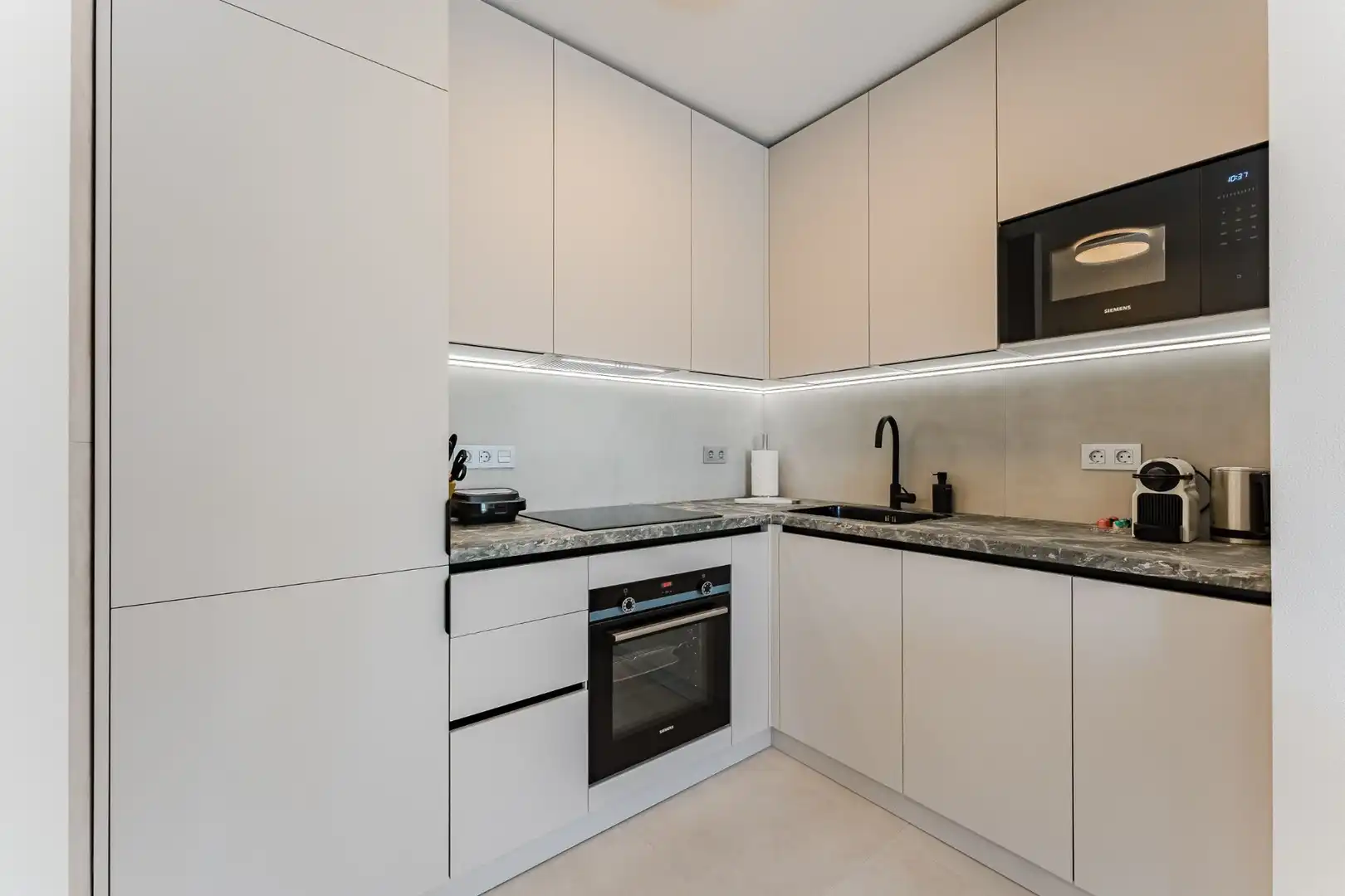 Apartament amb piscina en venda a Hesperides, imagen 5