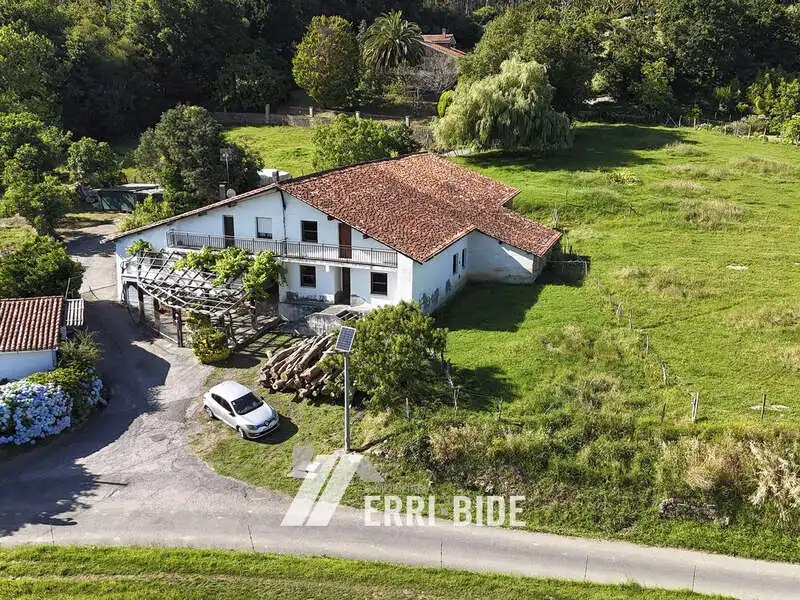 Außenansicht von Country house zum Verkauf in Maruri-Jatabe mit Privatgarten und Abstellraum