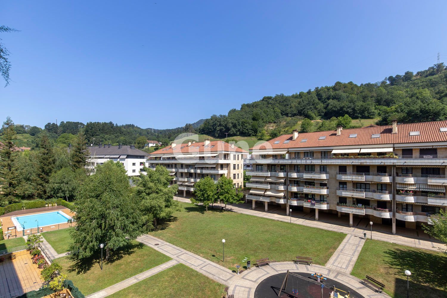Vista exterior de Pis en venda en Beasain amb Calefacció, Terrassa i Traster