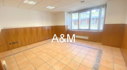 Photo 3 of Office to rent in Ensanche, Araba - Álava
