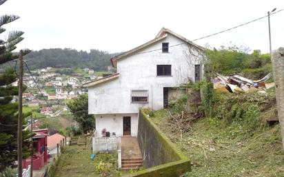 Vista exterior de Casa o xalet en venda en Bueu amb Jardí privat