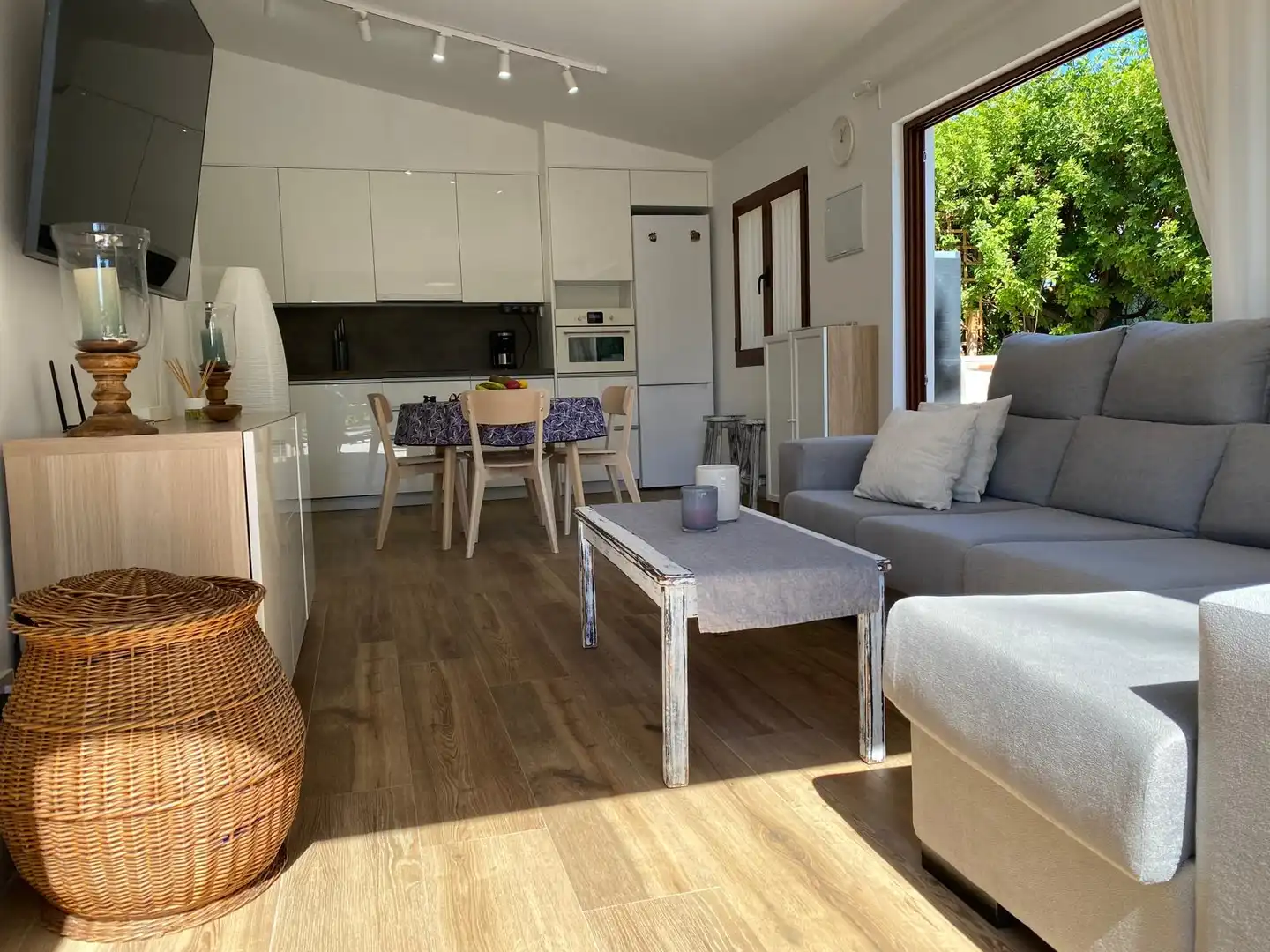 Sala d'estar de Casa o xalet en venda en San Bartolomé de Tirajana amb Aire condicionat, Terrassa i Moblat