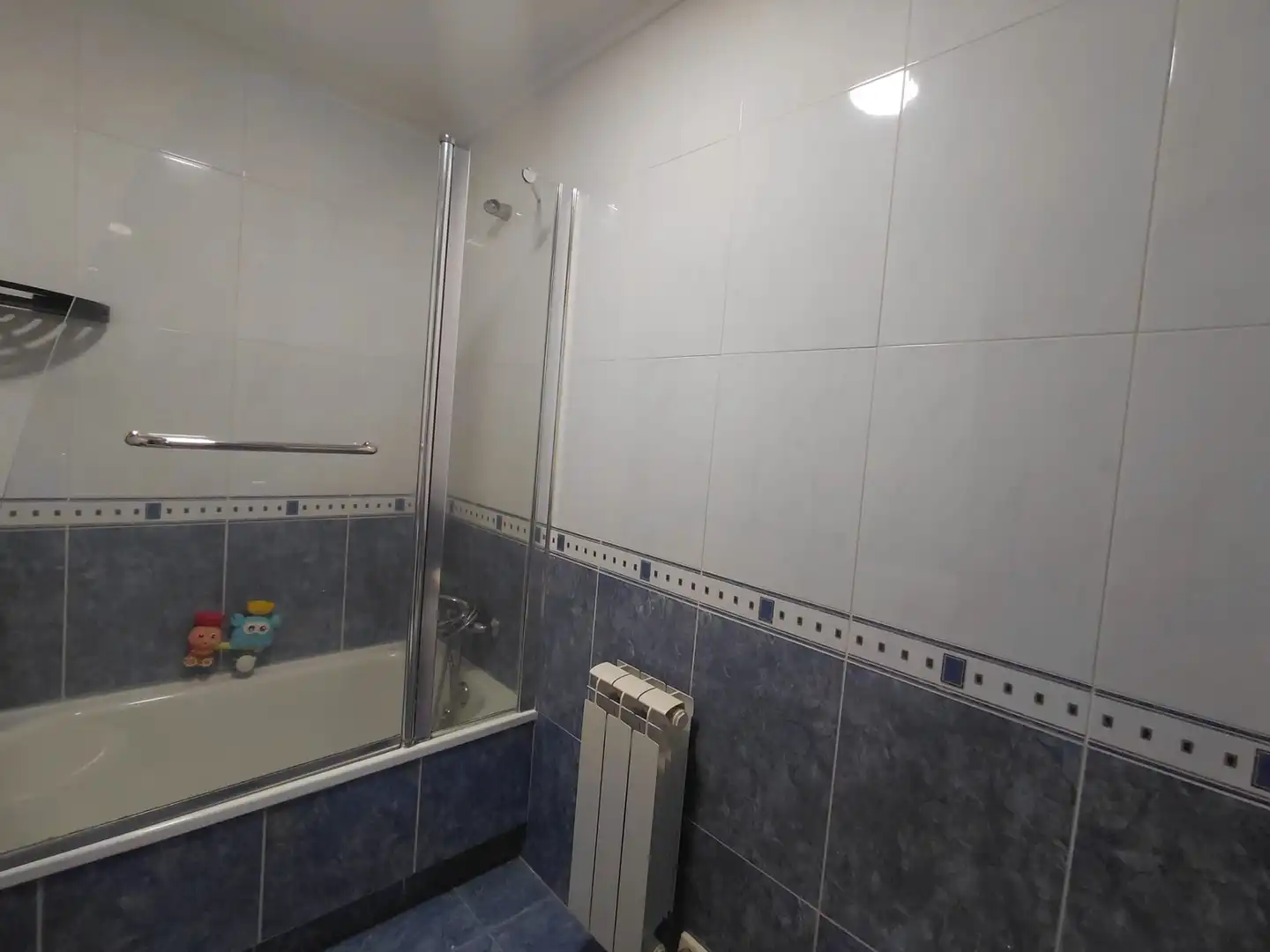 Baño de Piso en venta en Vilagarcía de Arousa con Calefacción, Parquet y Trastero