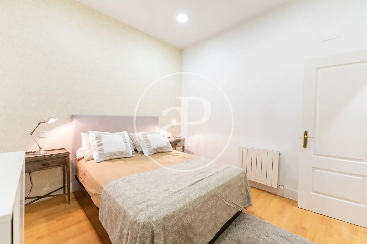Bedroom of Flat for rent in Madrid  with Air Conditioner, Heating and Private garden