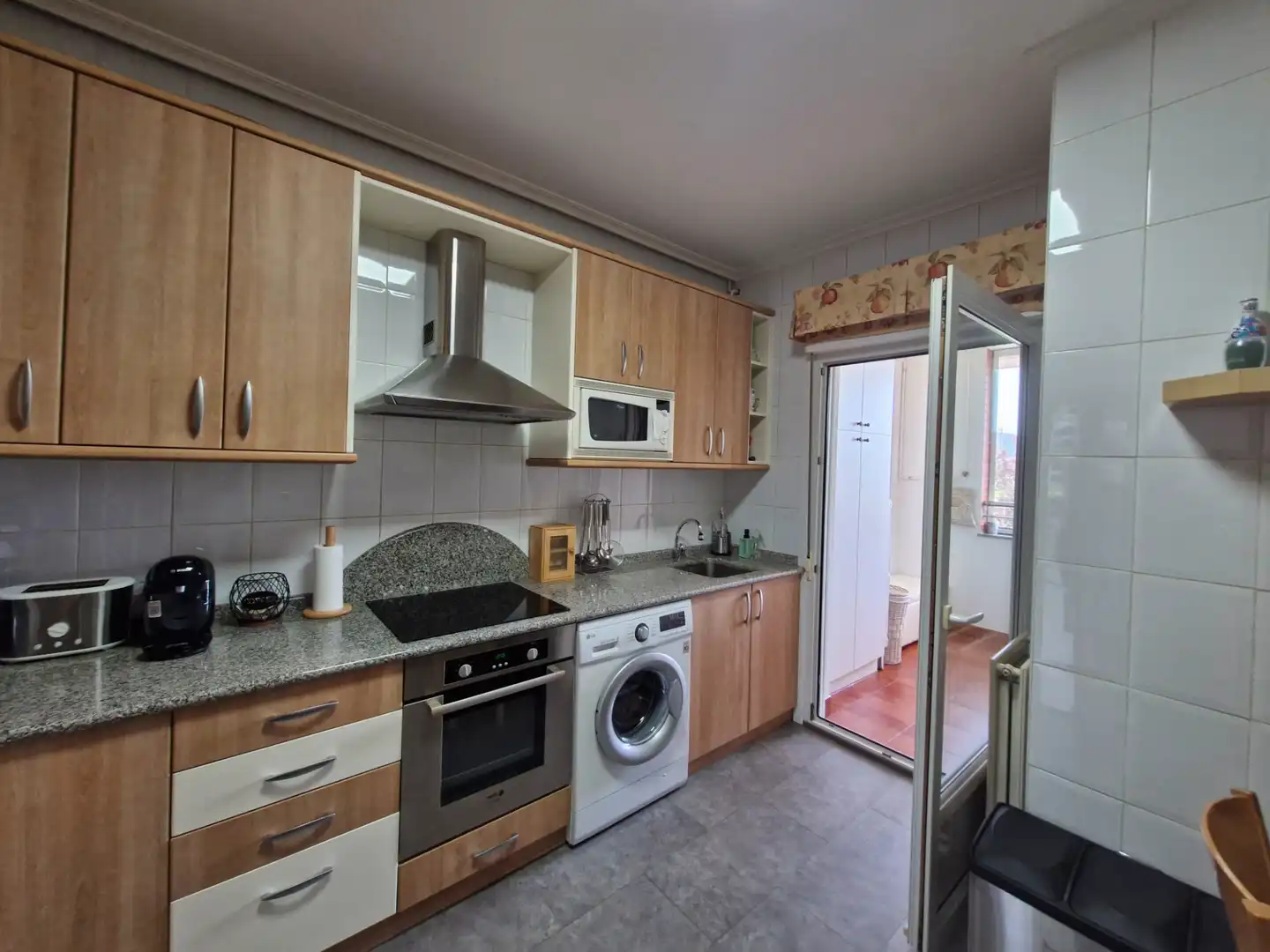 Cocina de Piso de alquiler en Derio con Calefacción, Parquet y Amueblado