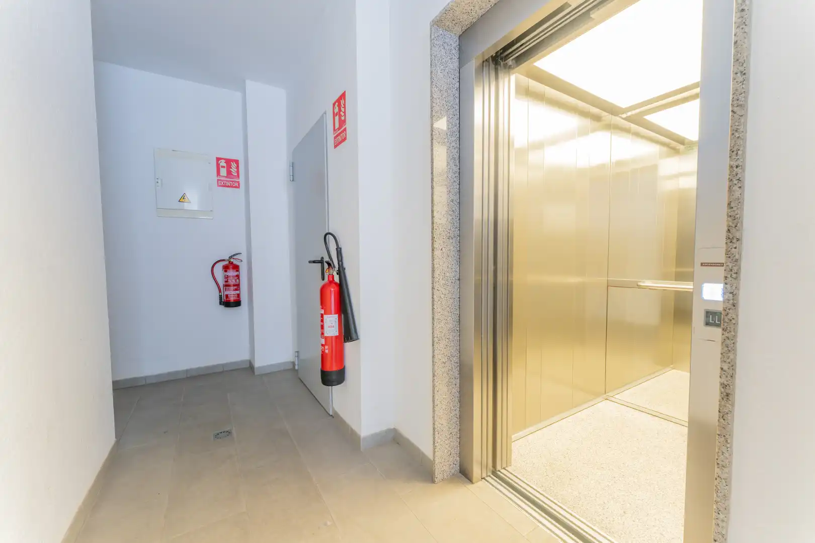Apartamento en venta en Elche / Elx con Calefacción, Terraza y Piscina