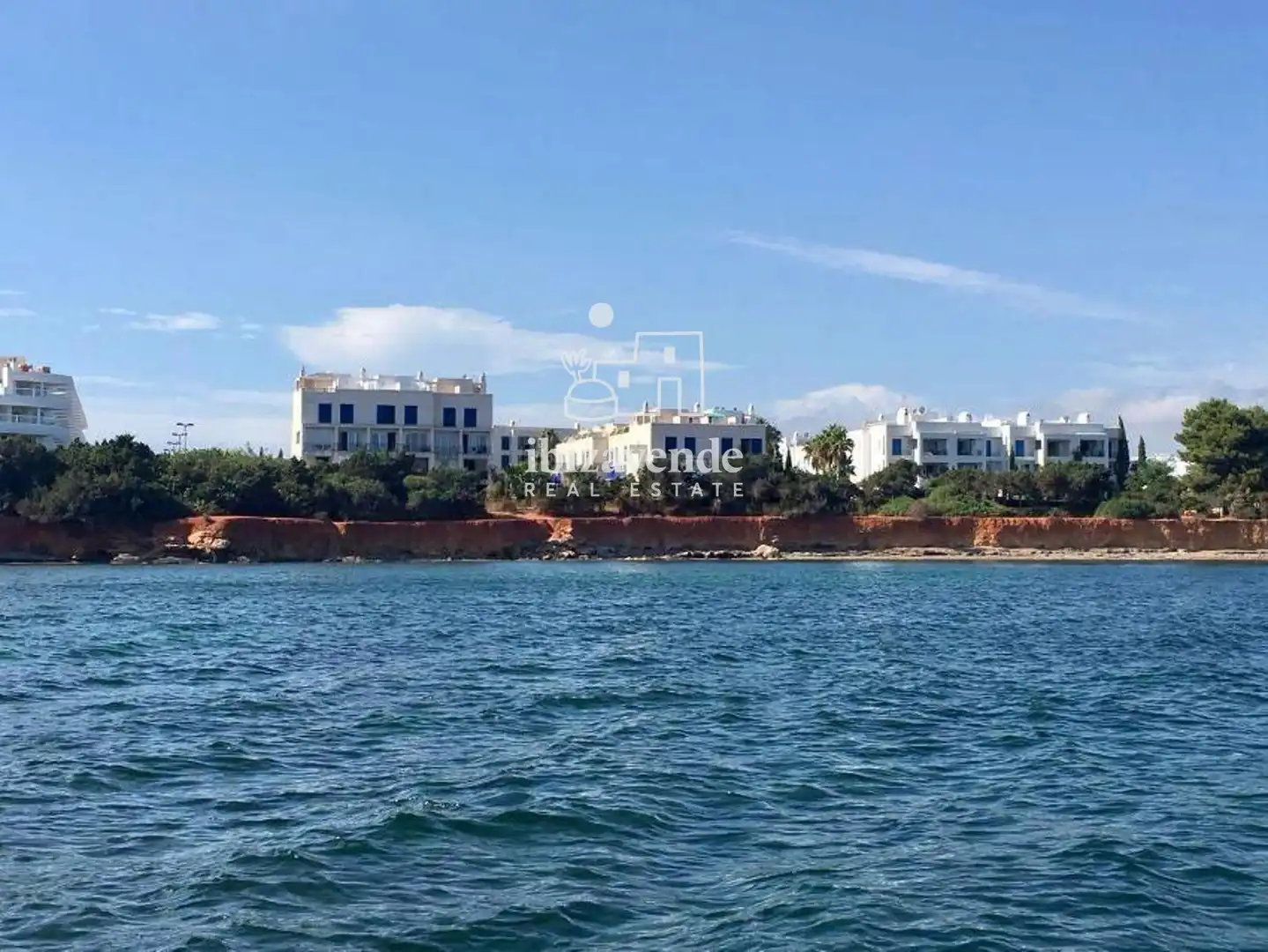 Außenansicht von Dachboden zur Miete in Santa Eulària des Riu mit Terrasse, Schwimmbad und Möbliert