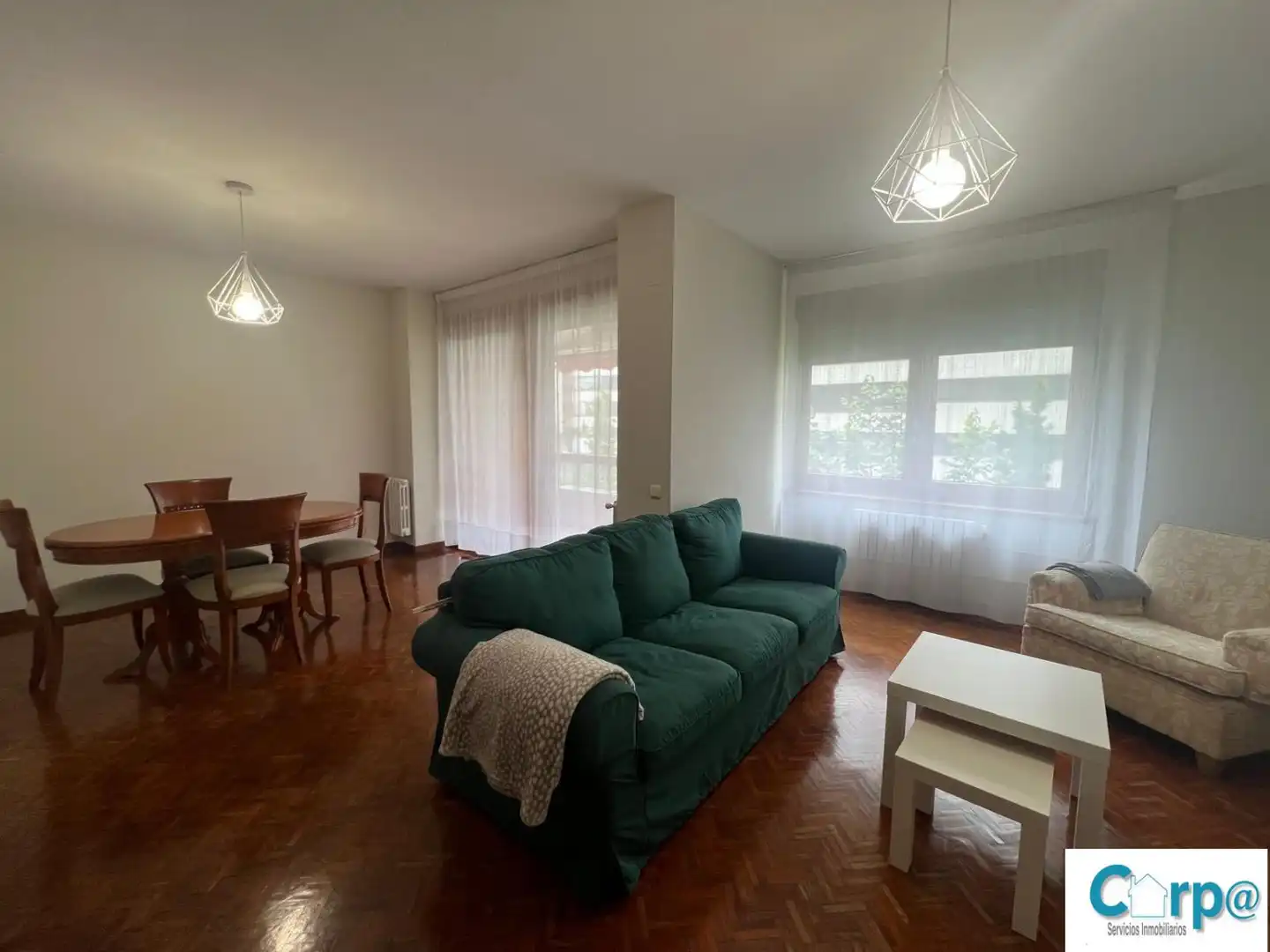 Sala de estar de Piso de alquiler en  Pamplona / Iruña con Calefacción, Parquet y Amueblado