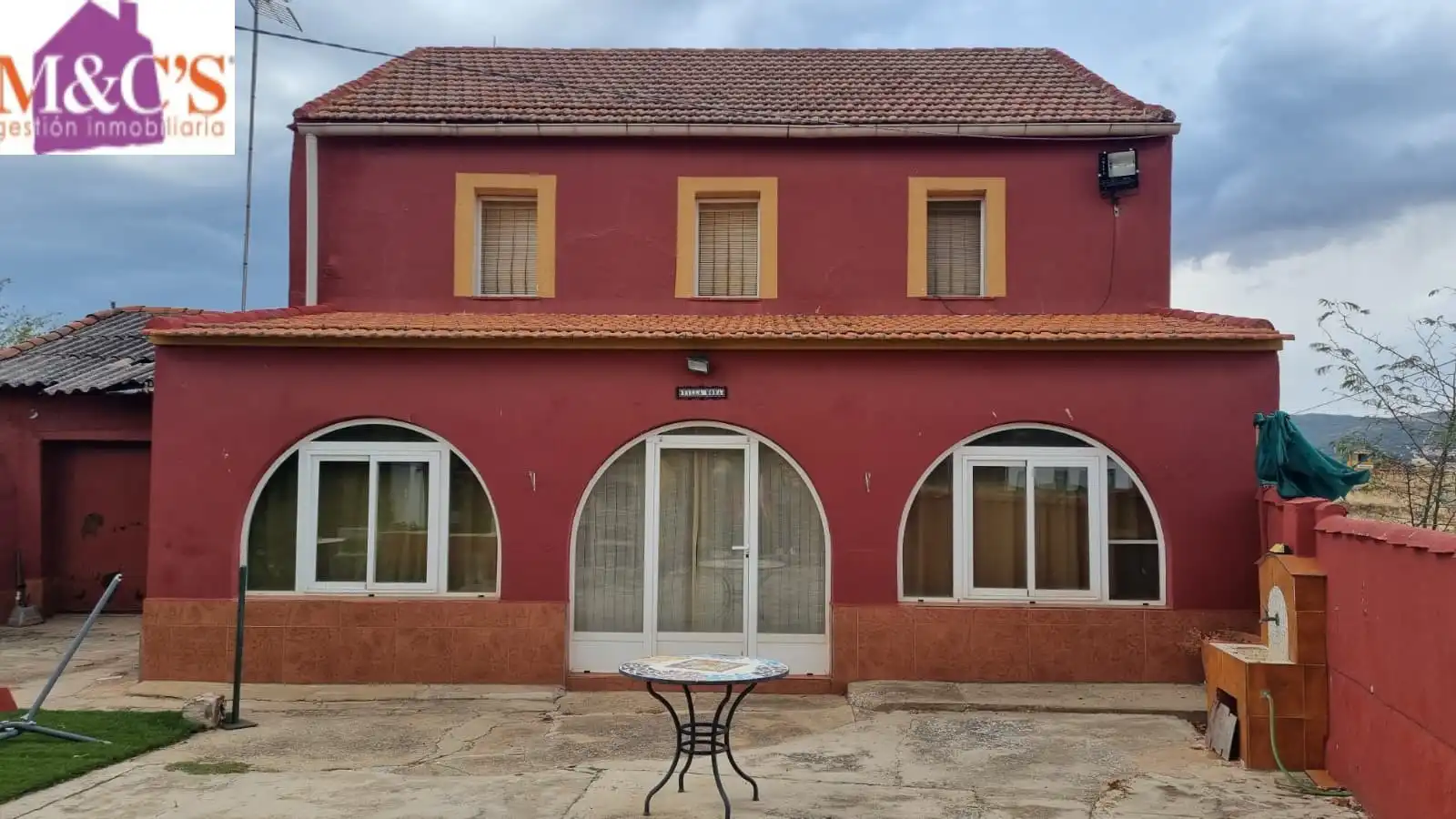 Chalet con jardín en venta en Brazatortas