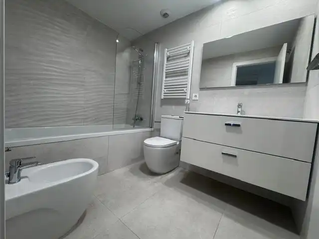 Bathroom of Attic for rent in Valencia  with Air Conditioner, Terrace and Oven