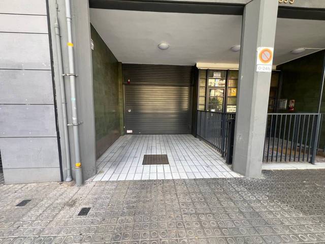 Garaje en Venta en Calle Aragó en El Camp de l'Arpa del Clot