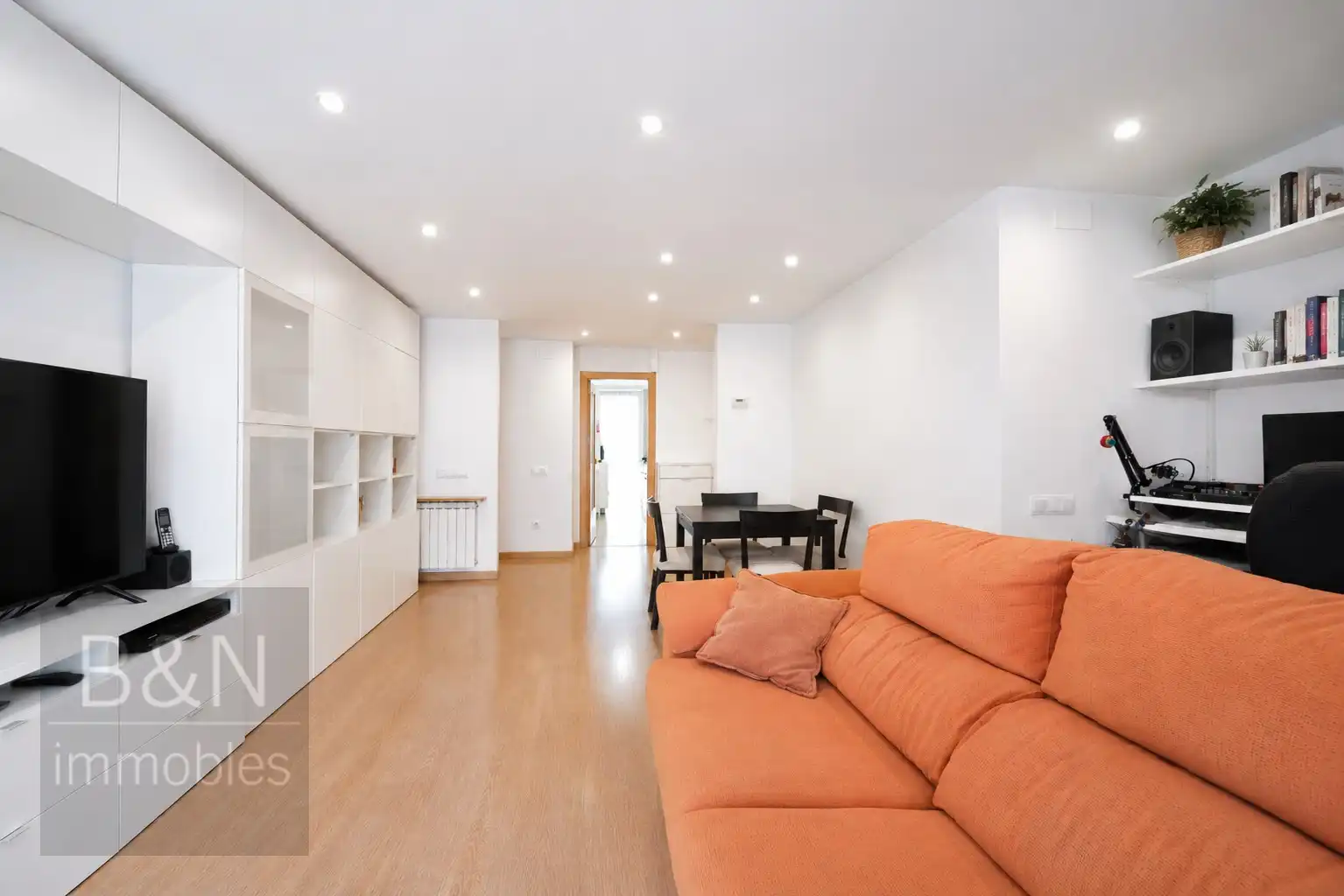 Living room of Flat for sale in Terrassa  with Air Conditioner, Heating and Balcony