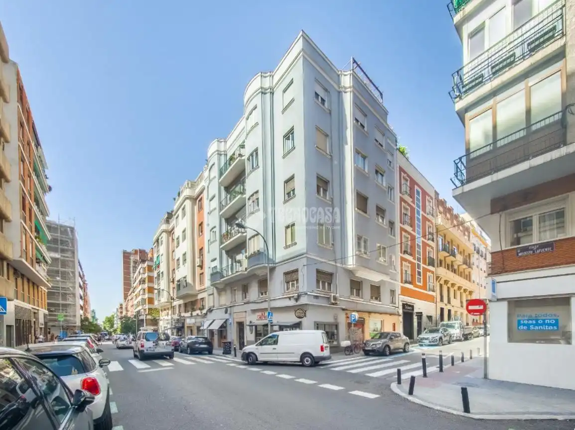 Vista exterior de Pis en venda en Madrid amb Aire condicionat, Calefacció i Terrassa