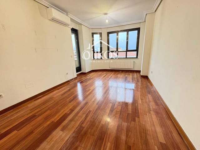 Piso en Alquiler en Estacion, de La en Tejares - Chamberí - Alcades