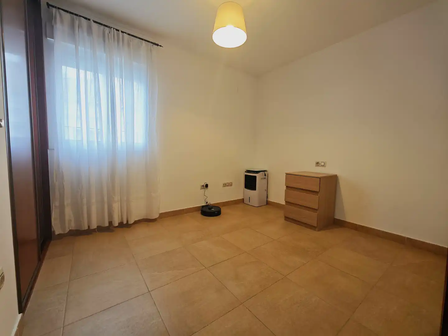Dormitori de Casa adosada en venda en Lebrija amb Aire condicionat, Moblat i Forn