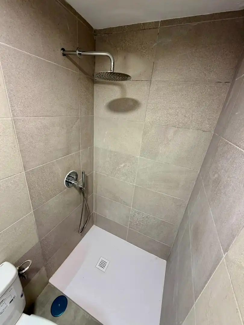 Bathroom of Flat for sale in Fuengirola  with Air Conditioner, Heating and Community pool