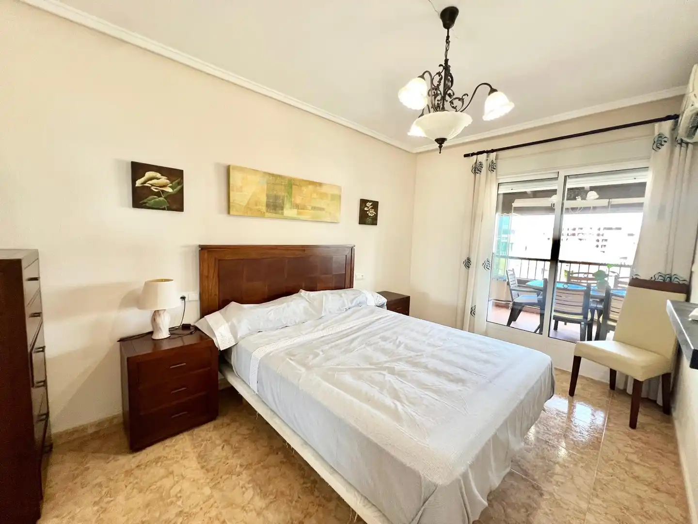 Habitación de Ático de alquiler en Torrevieja con Aire acondicionado, Calefacción y Terraza