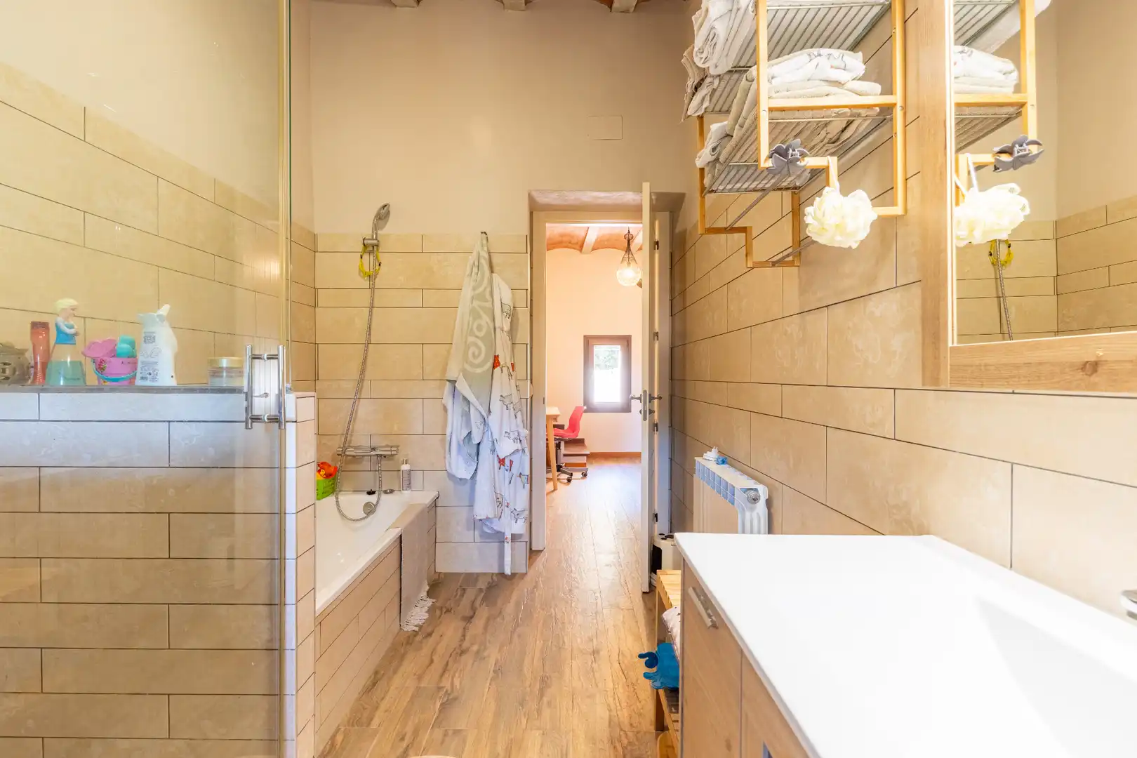 Bathroom of Houses for sale in Montblanc  with Air Conditioner, Heating and Private garden