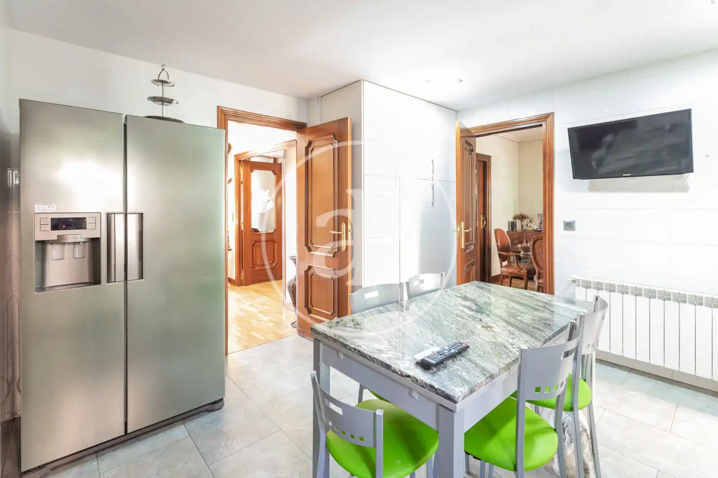 Cocina de Casa adosada en venta en Madrid con Aire acondicionado, Calefacción y Jardín privado