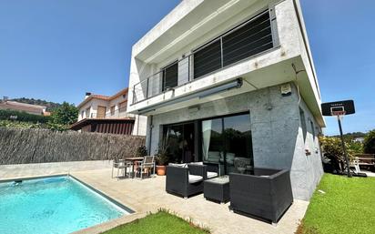 Terrassa de Casa o xalet en venda en Pineda de Mar amb Aire condicionat, Jardí privat i Terrassa