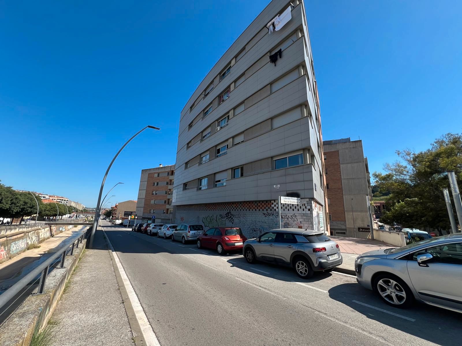 Exterior view of Flat for sale in Terrassa  with Alarm