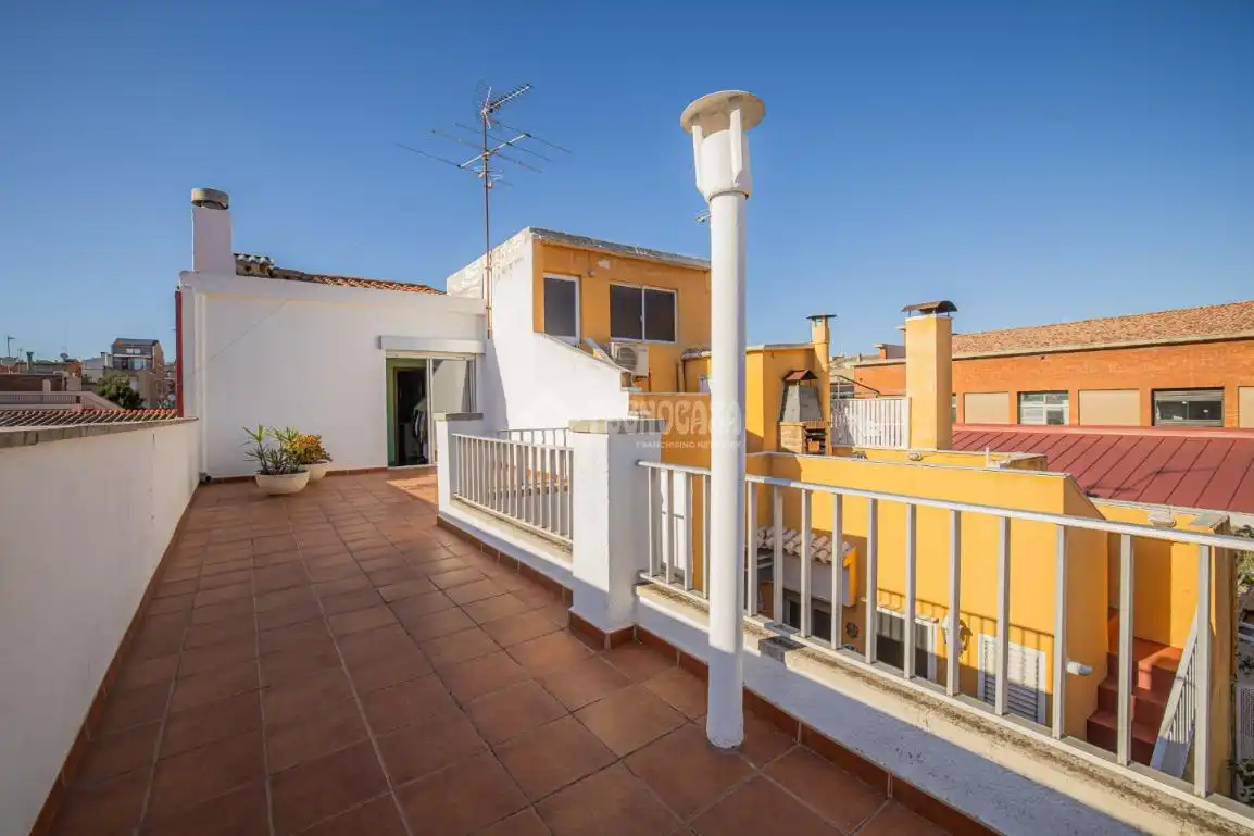 Terrasse von Einfamilien-Reihenhaus zum Verkauf in Terrassa mit Terrasse