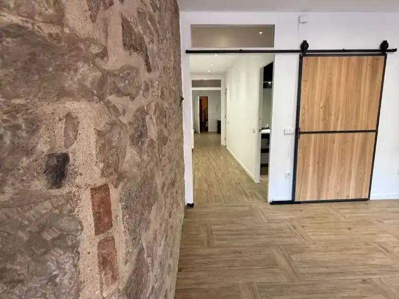 Wohnung zur Miete in Manresa mit Klimaanlage, Schwimmbad und Balkon
