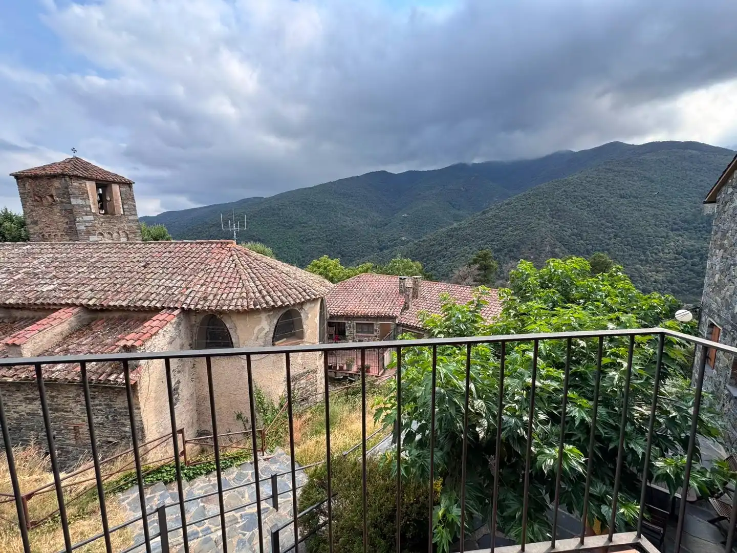 Vista exterior de Casa adosada en venta en Montseny con Calefacción, Terraza y Balcón