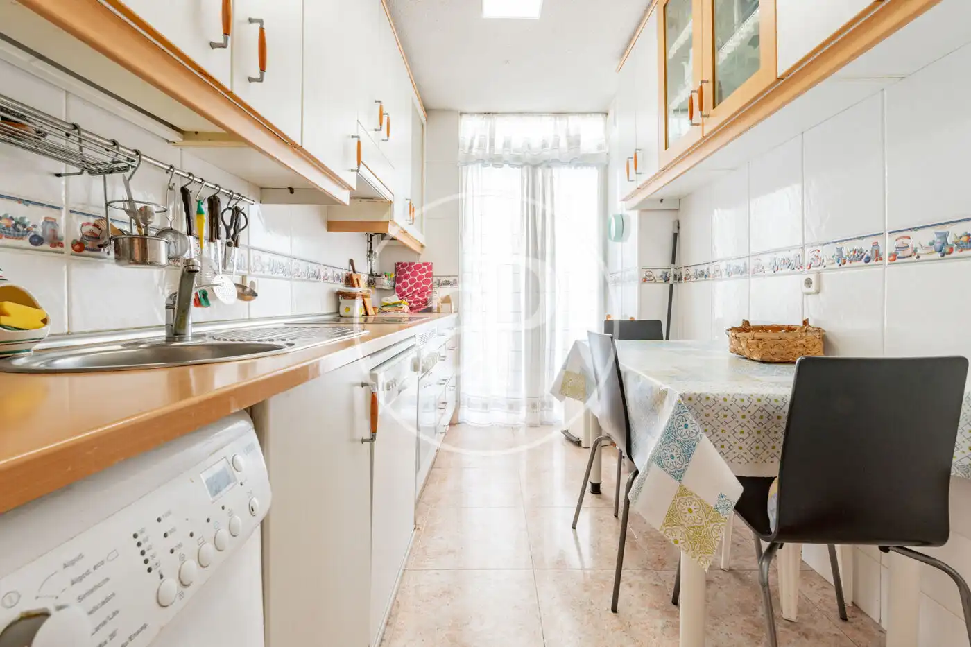 Cuina de Pis en venda en Madrid amb Calefacció, Terrassa i Moblat