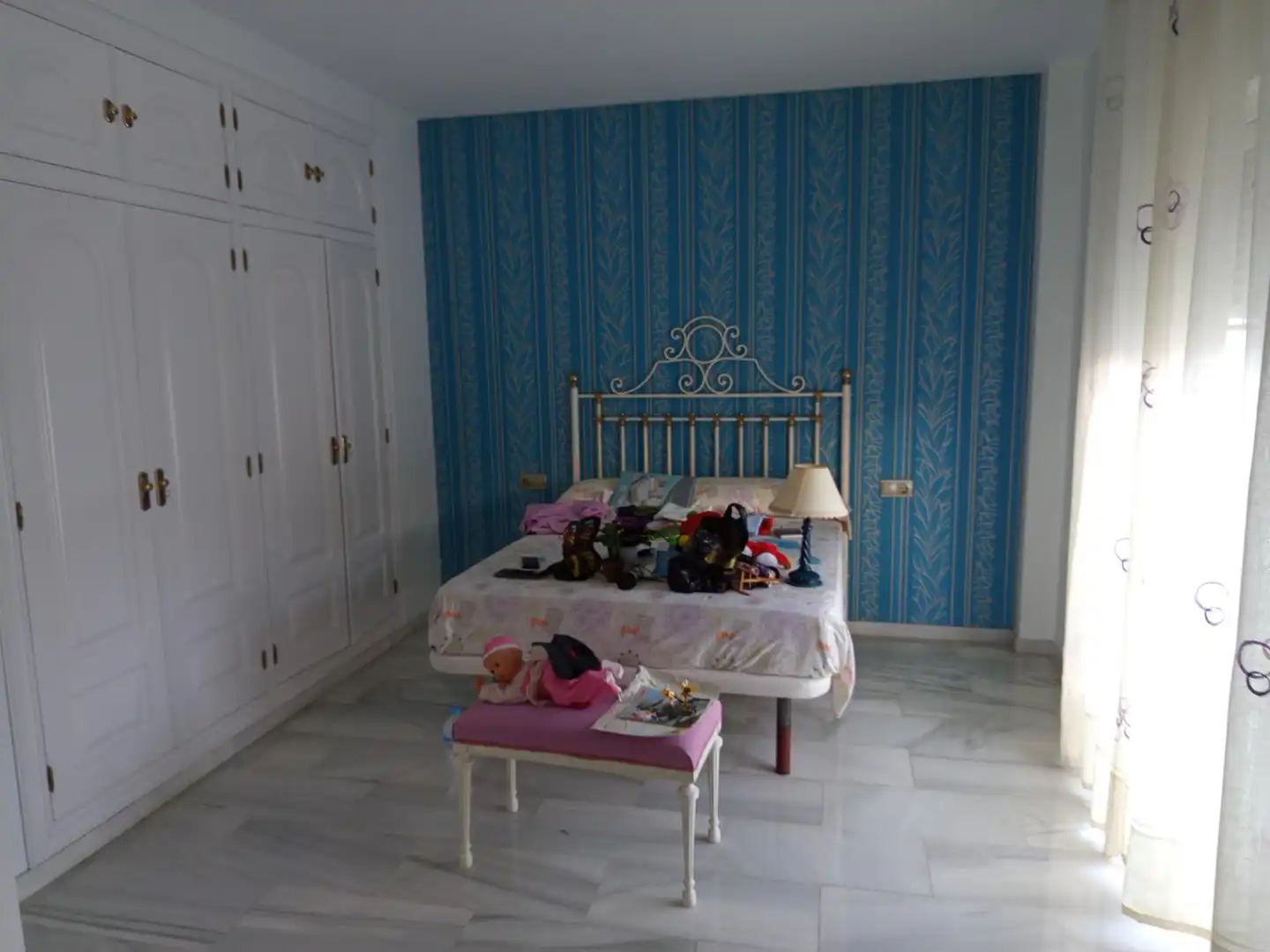 Dormitori de Casa o xalet en venda en Jaén amb Aire condicionat, Calefacció i Jardí privat