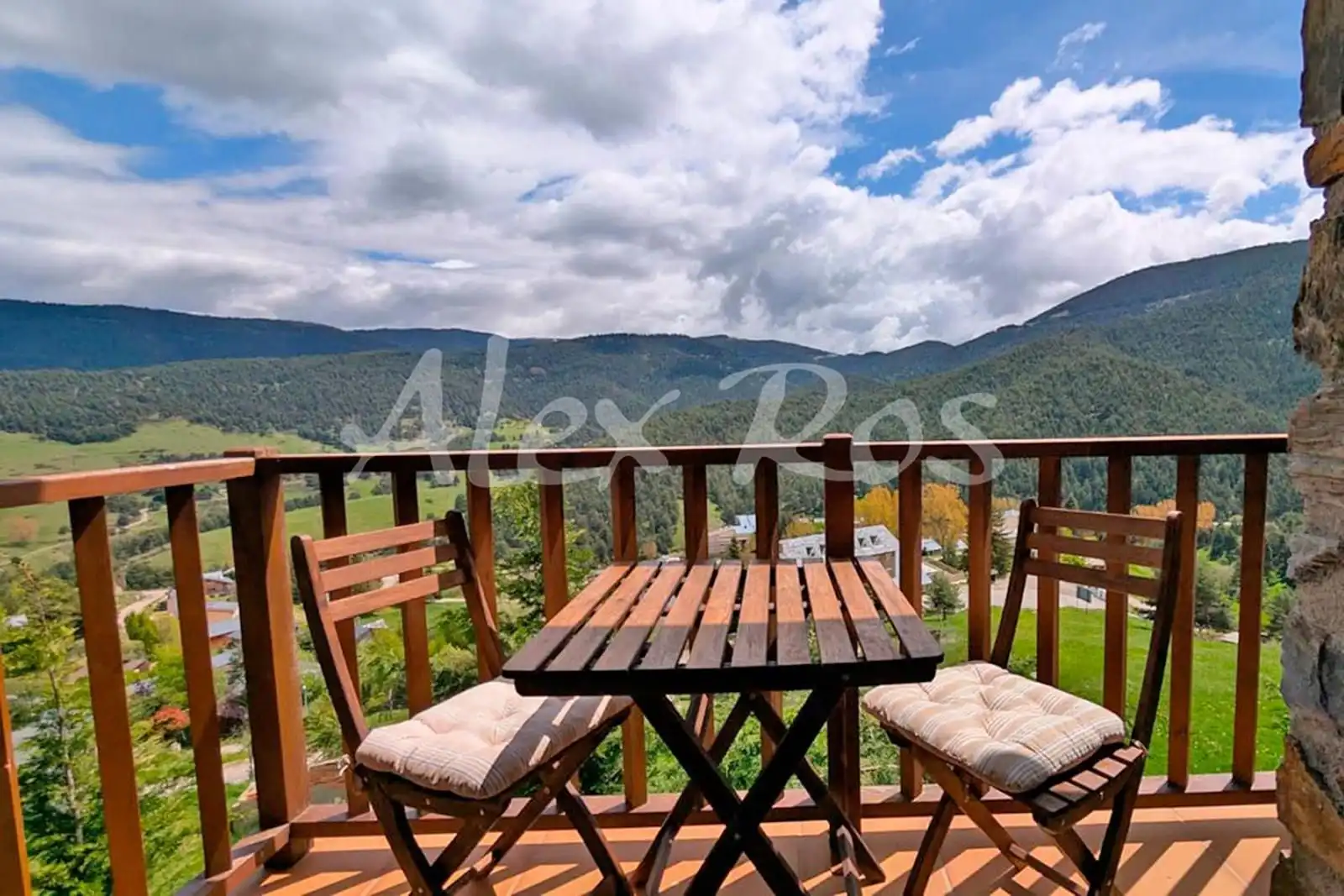 Terrasse von Wohnung zum Verkauf in Alp mit Heizung, Terrasse und Abstellraum