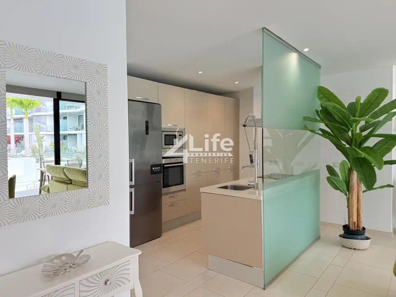 Cocina de Apartamento de alquiler en Arona con Aire acondicionado, Terraza y Piscina
