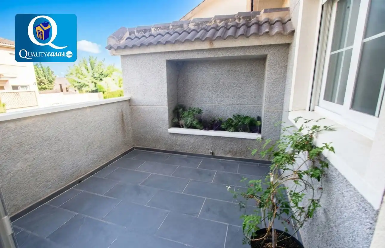 Chalet con piscina en venta en Garbinet - Vistahermosa, imagen 14