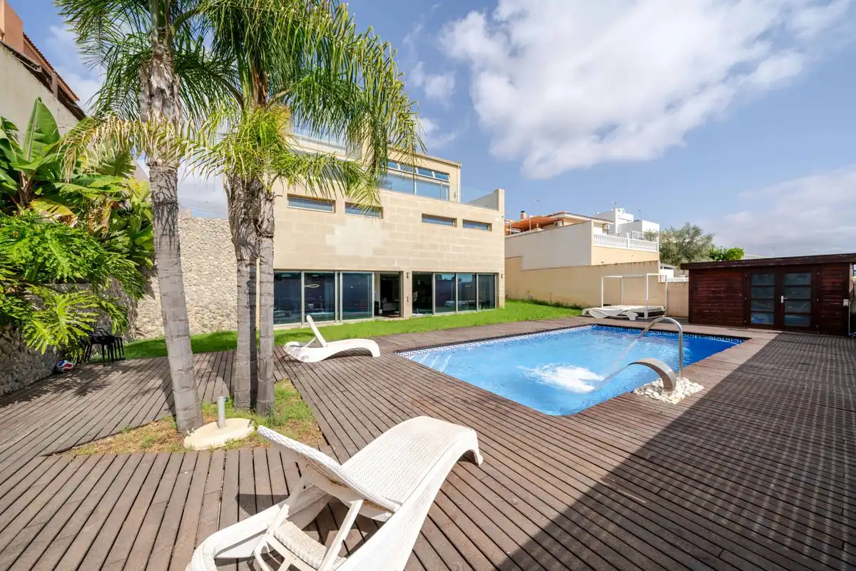 Casa amb terrassa en venda a Calle Covadonga, imagen 3