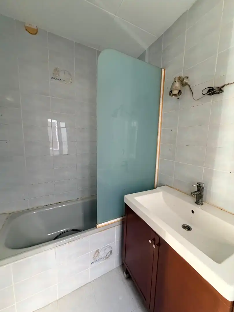 Baño de Piso en venta en Terrassa con Balcón y Alarma