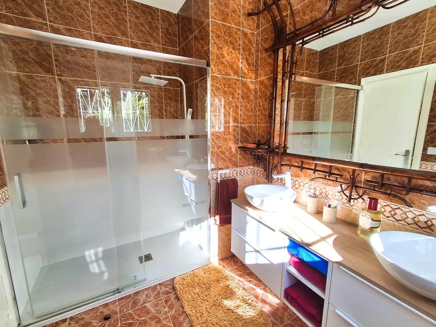 Badezimmer von Haus oder Chalet zum Verkauf in Mont-roig del Camp mit Klimaanlage, Heizung und Privatgarten