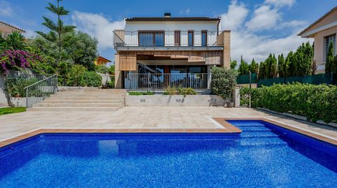 Exclusiva Villa Clásica de Lujo en Calafell  Alto Standing, 386 m, Parcela 754 m, Eficiencia AA