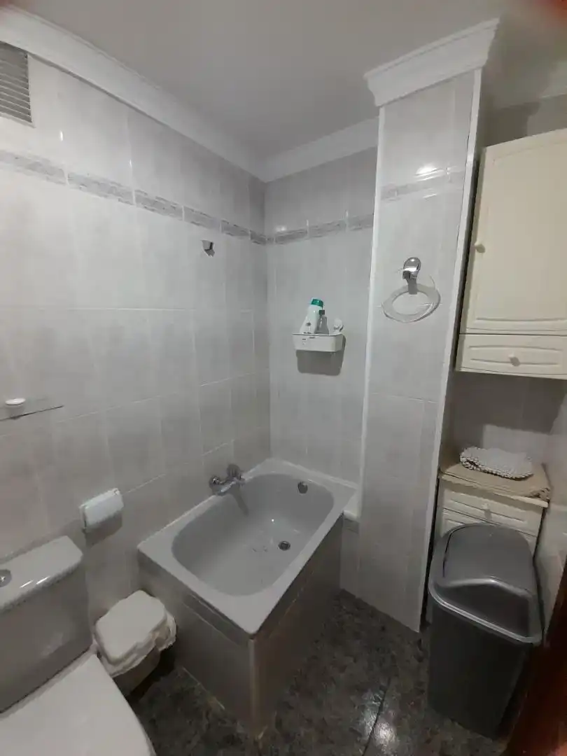 Badezimmer von Wohnung zum Verkauf in Ronda mit Klimaanlage und Balkon