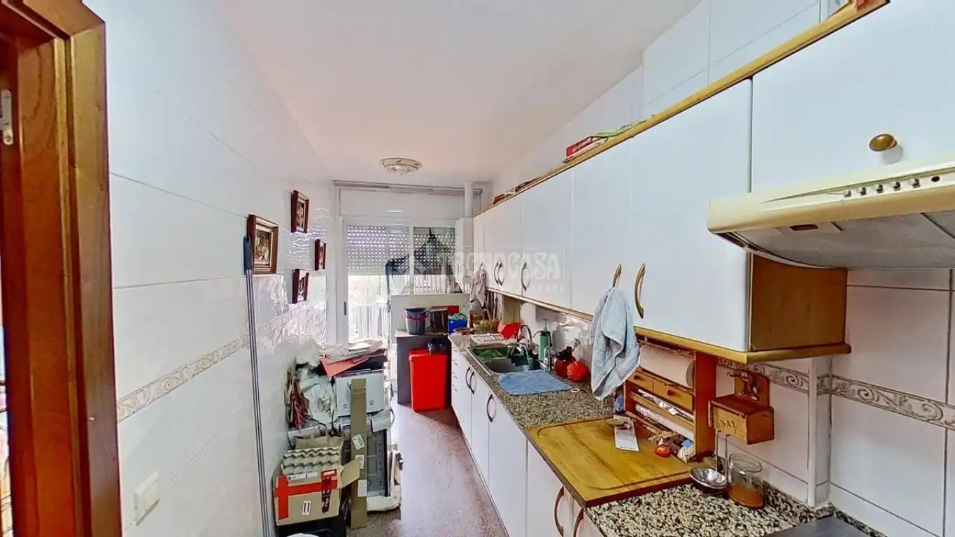 Cocina de Piso en venta en Manresa con Terraza, Trastero y Amueblado