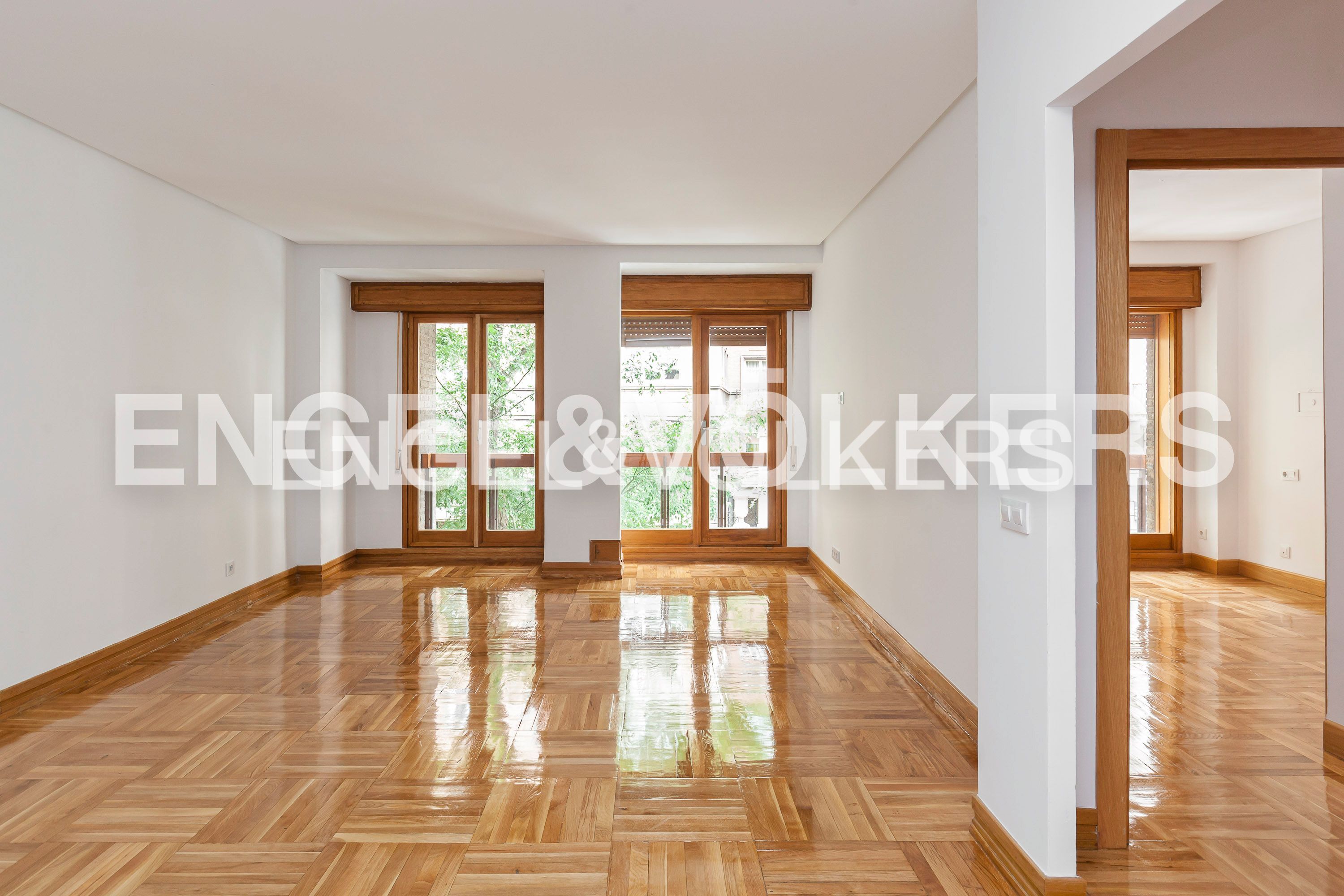 Vista exterior de Pis de lloguer en  Madrid Capital amb Calefacció, Parquet i Traster