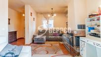 Sala d'estar de Casa o xalet en venda en Torrejón del Rey amb Aire condicionat i Jardí privat