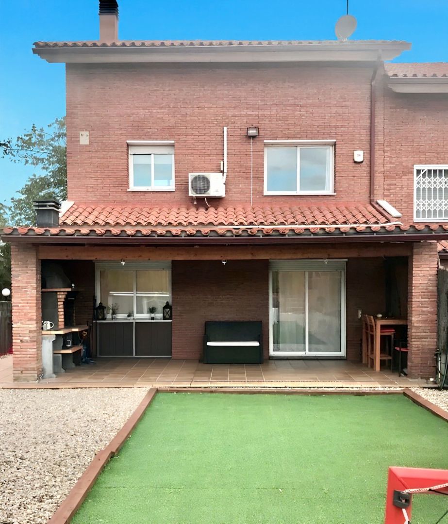 Terrassa de Casa o xalet en venda en Montcada i Reixac amb Aire condicionat, Calefacció i Jardí privat