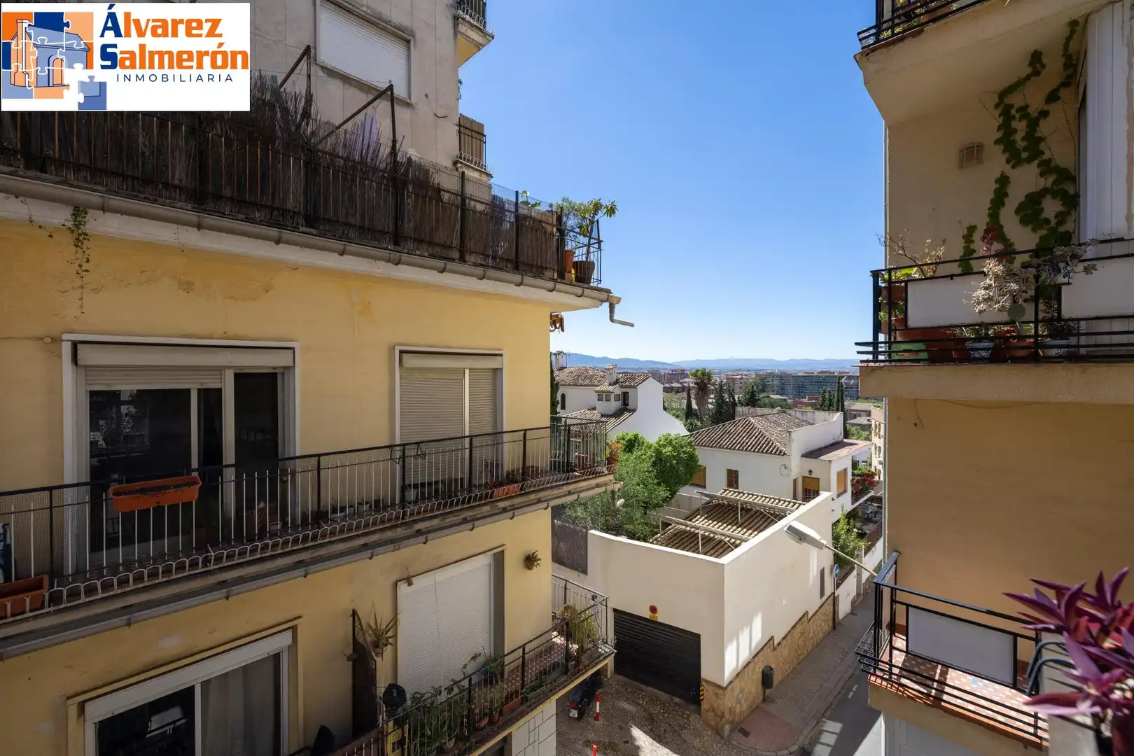Exterior view of Flat for sale in Granada  with Balcony