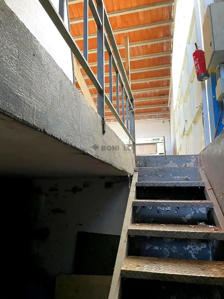 Fabrikhallen zur Miete in Centro