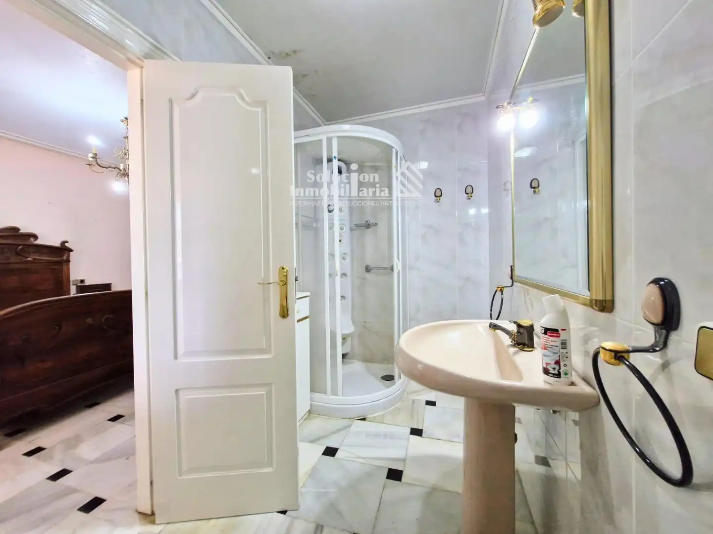 Badezimmer von Einfamilien-Reihenhaus zum Verkauf in Alba de Tormes mit Heizung, Abstellraum und Schwimmbad